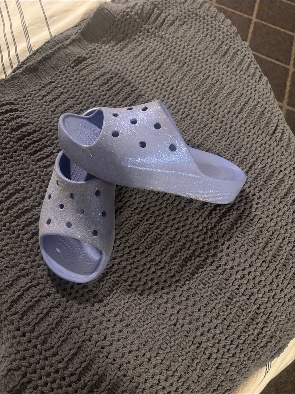 Crocs Sparkle Slide Sandals in Lavender (7)